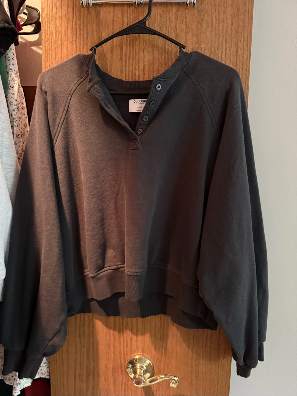 Old Navy Women's Charcoal Crew Henley Pullover Sweater